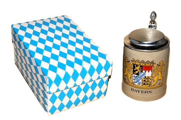 Bierkrug Stein mit Zinndeckel, Größe 0,25 liter, verschiedene Bayernwappen, im Geschenkkarton.